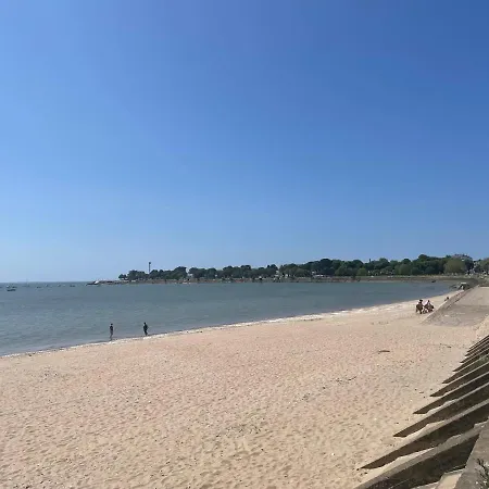 Apartment Recent, Entierement Equipe, Proche Chantiers Et Airbus